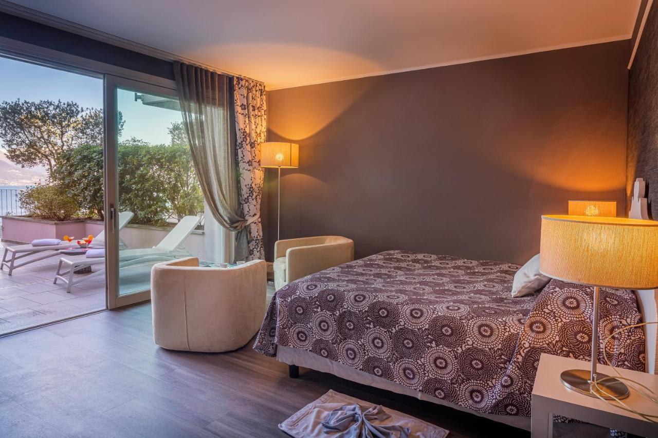 Deluxe Double or Twin Room Lake View