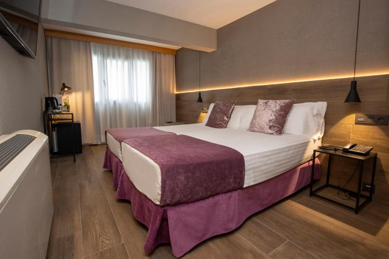 Twin Room,1251945094:JPEG
