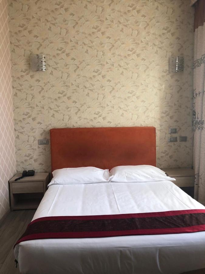 Standard Double Room Fan