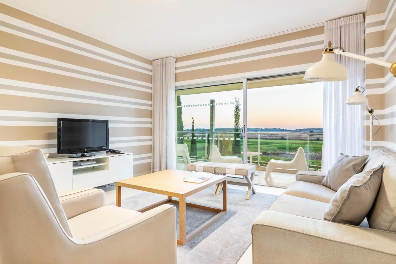 Two-Bedroom Apartment Golf View