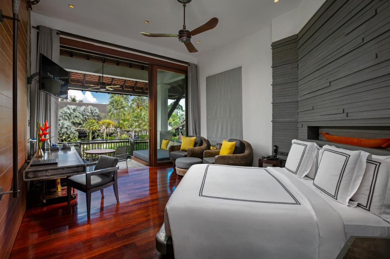 Pearl Bed Suite