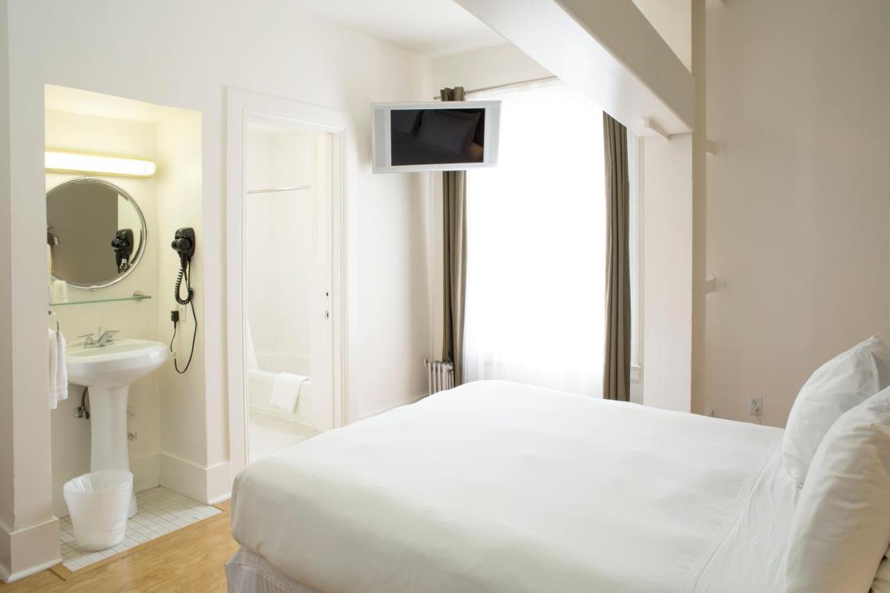Standard Queen Room