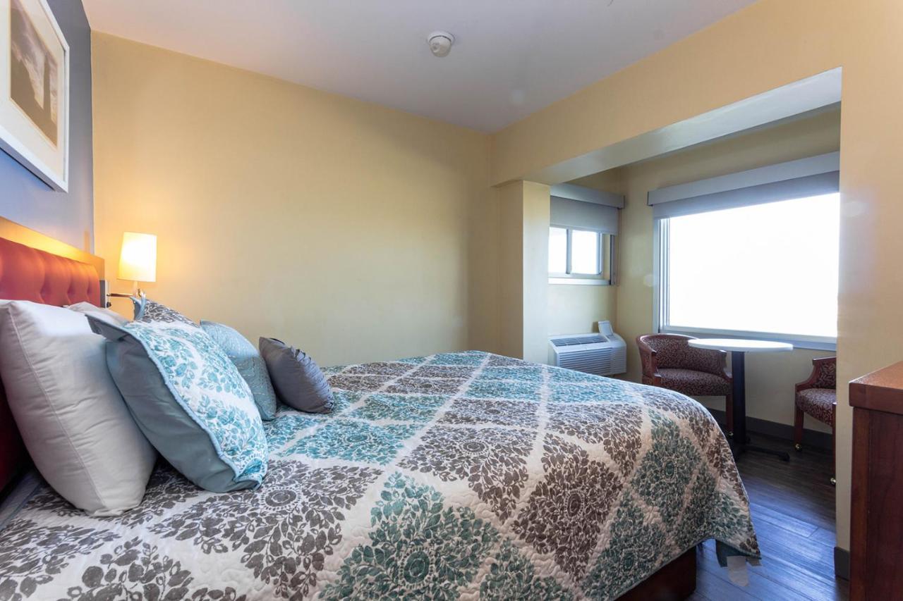 Full Ocean View 1 Queen Bed FOV1QB
