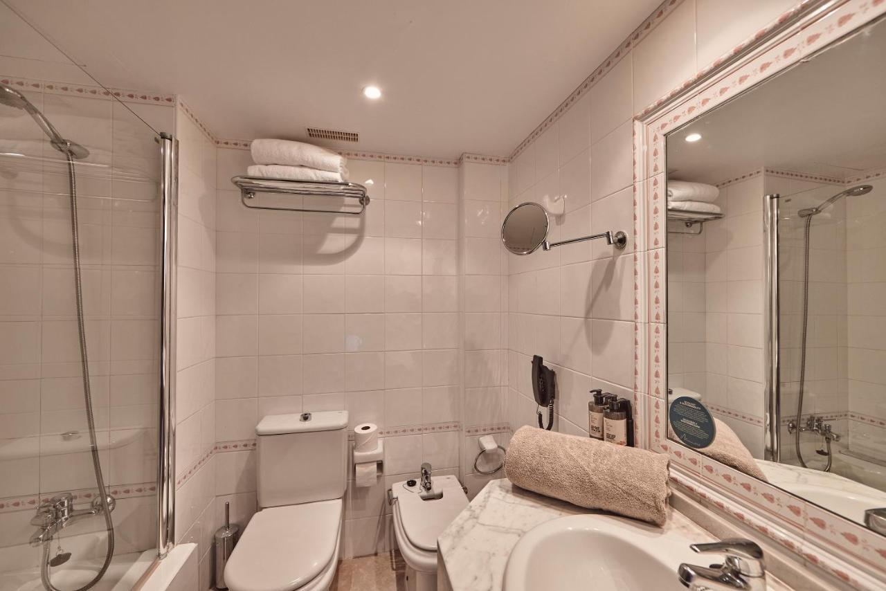 Junior Suite with Balcony and Sea View - Spa Access Not Included