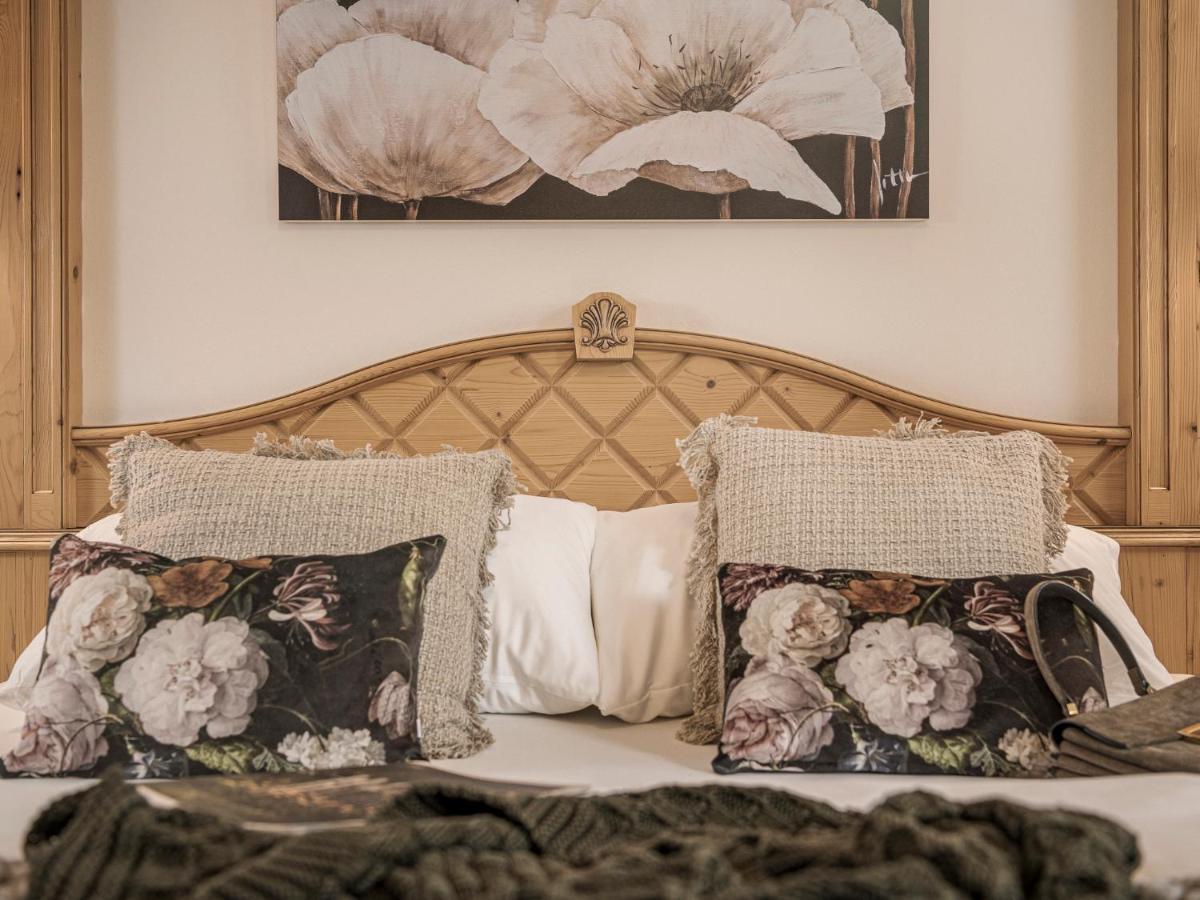 Double Room Mountain View