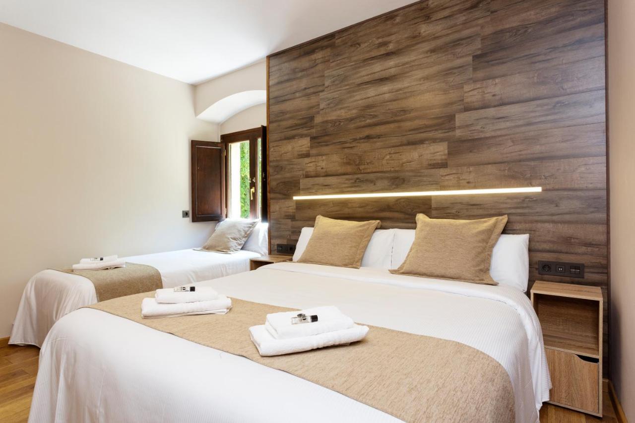 Double or Twin Room Private Bathroom
