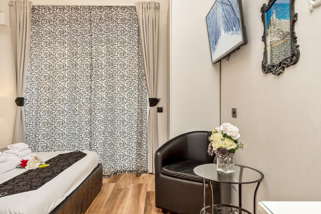 Double Room Private Bathroom
