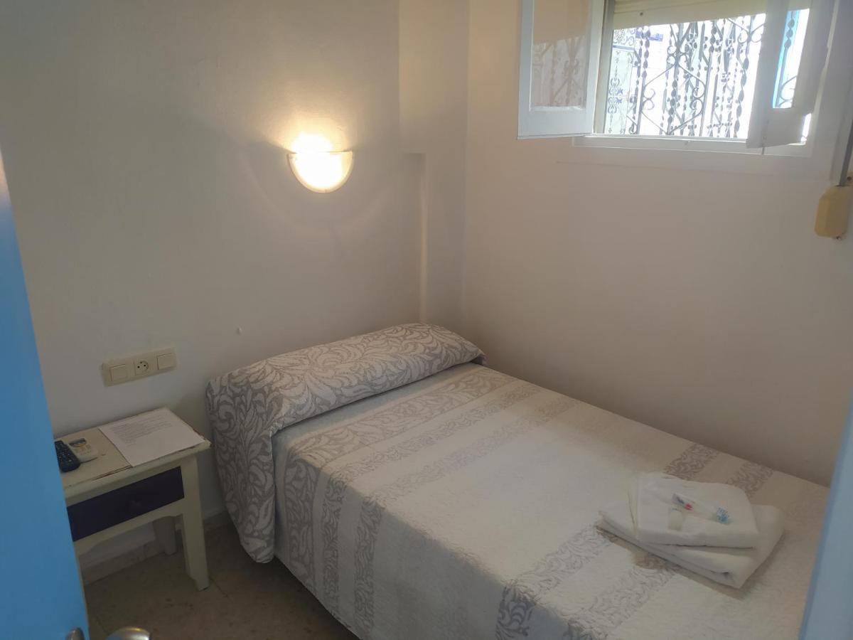 Twin Room Shared External Bathroom