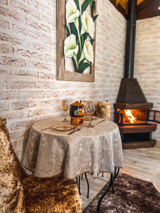 Chalé Duplex com Banheira de Hidromassagem