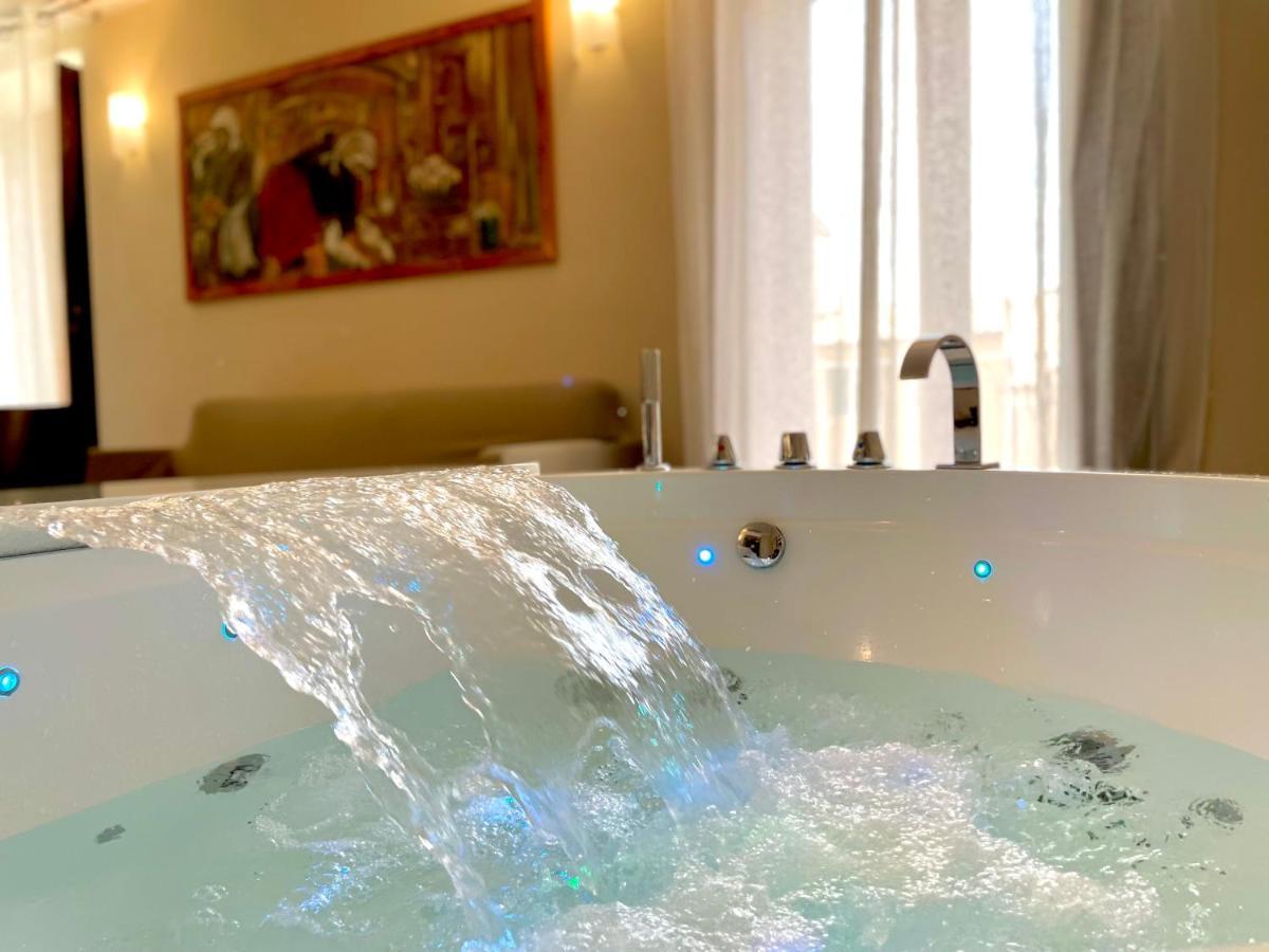 Suite Hot Tub