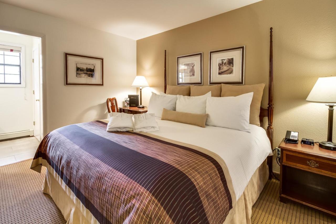 Pet Friendly King Room River Walk Building