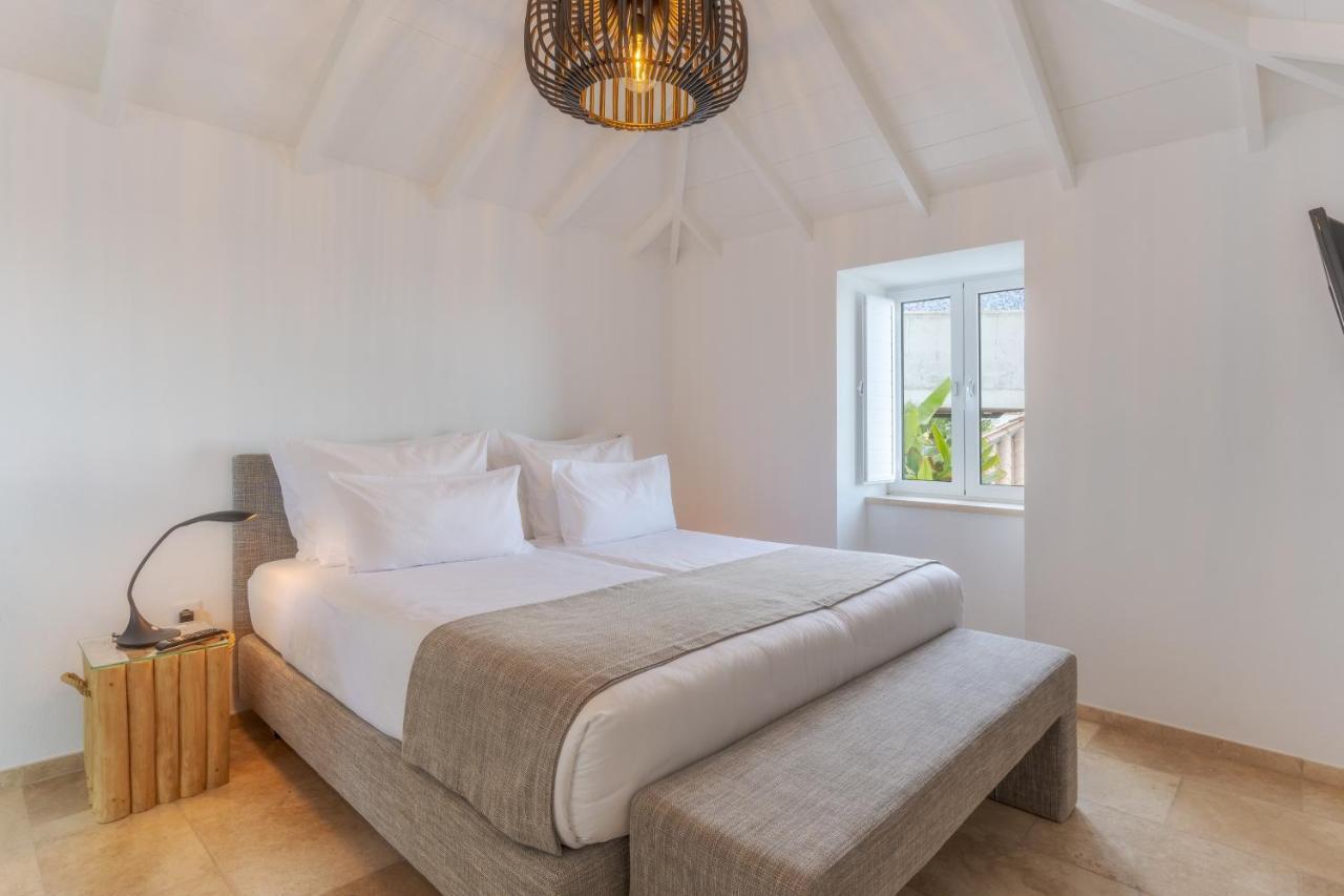 Double or Twin Room Side Sea View