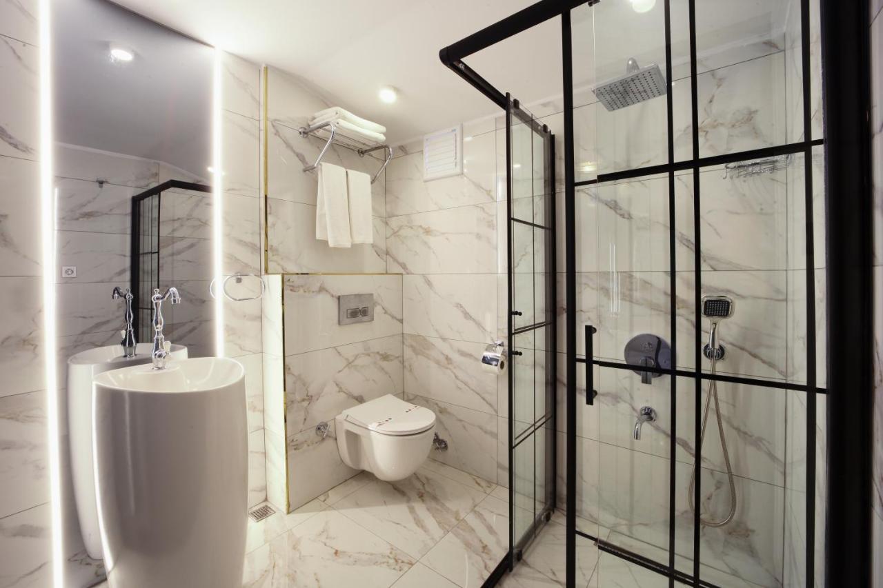 King Suite Spa Bath