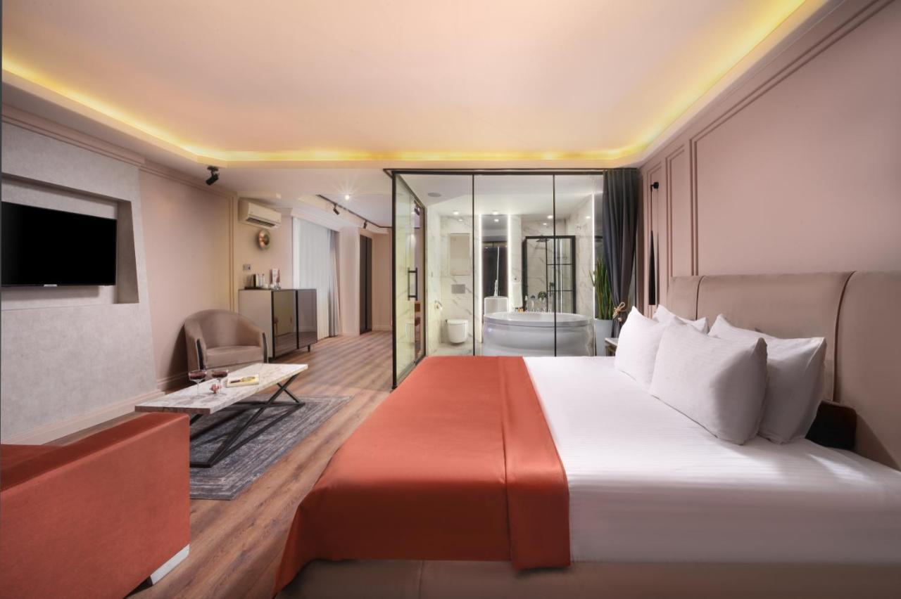 King Suite Spa Bath