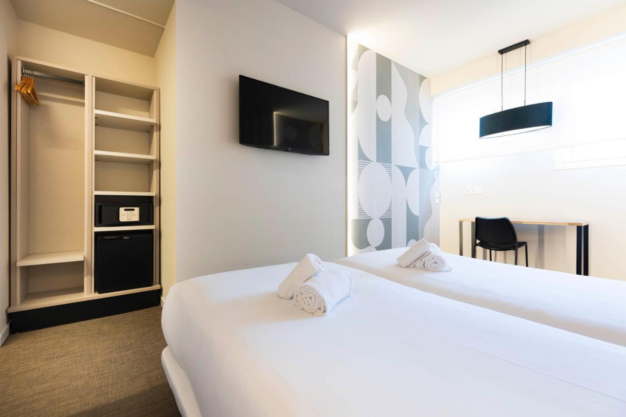 Quarto Duplo com Cama Extra