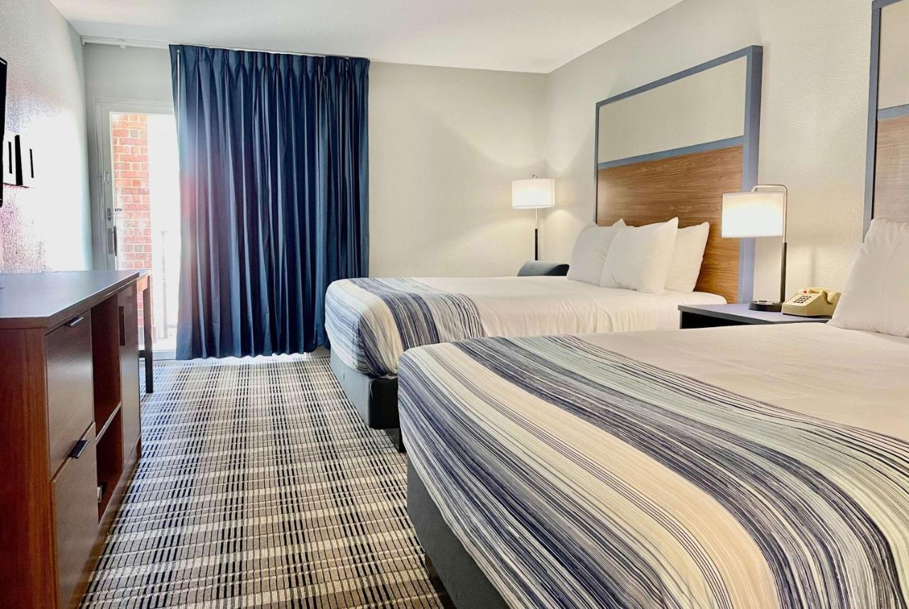 Deluxe Queen Room with Two Queen Beds - Non-Smoking,1279015198:JPEG