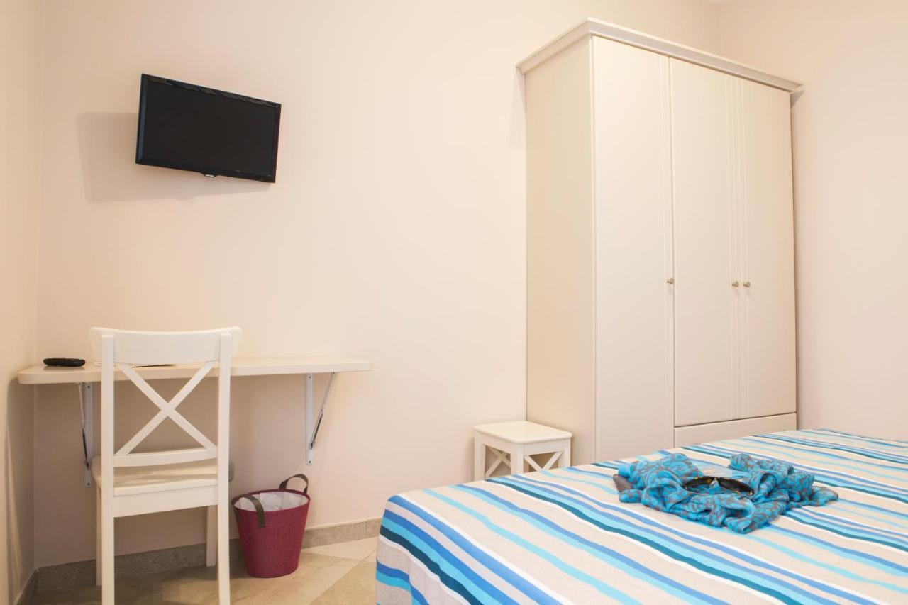 Double or Twin Room Private Bathroom
