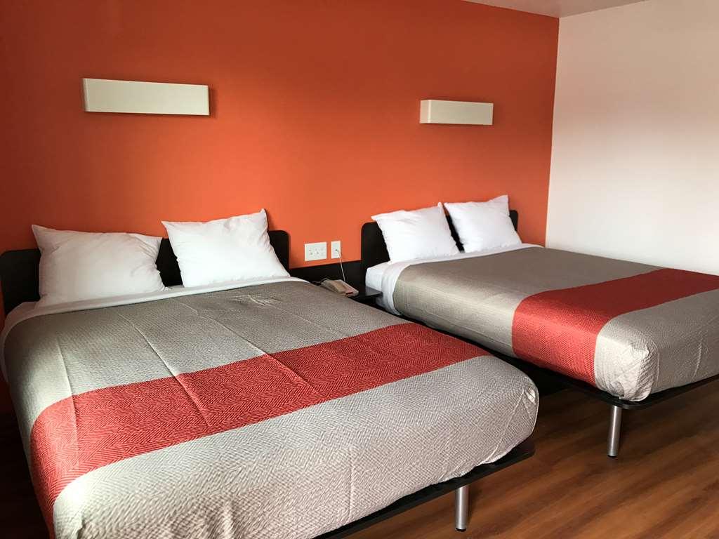 Deluxe Queen Room Two Queen Beds Non-Smoking