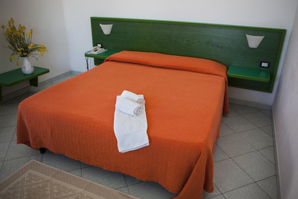 Double or Twin Room Sea View