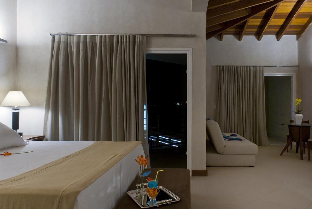 Quarto Duplo Deluxe com Varanda e Vista do Mar