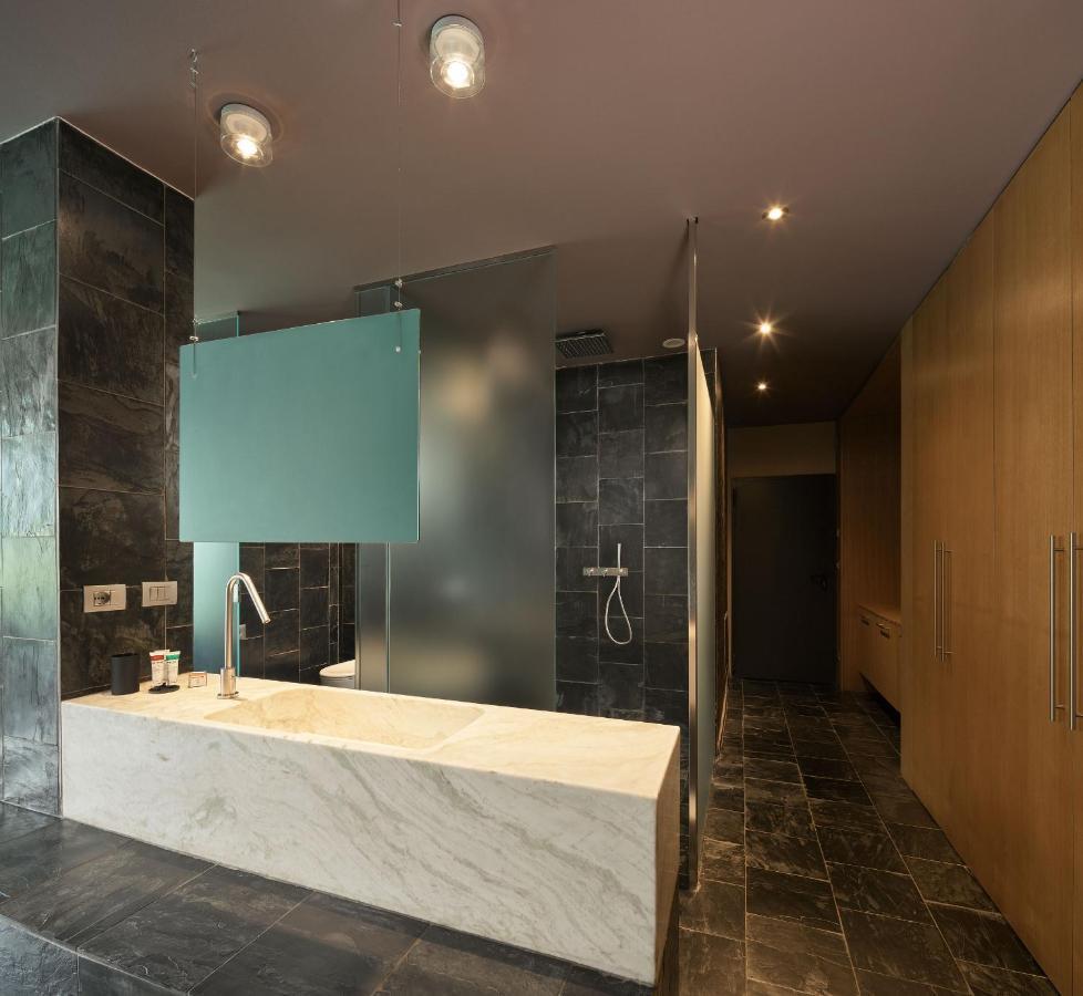 Deluxe Suite Spa Bath