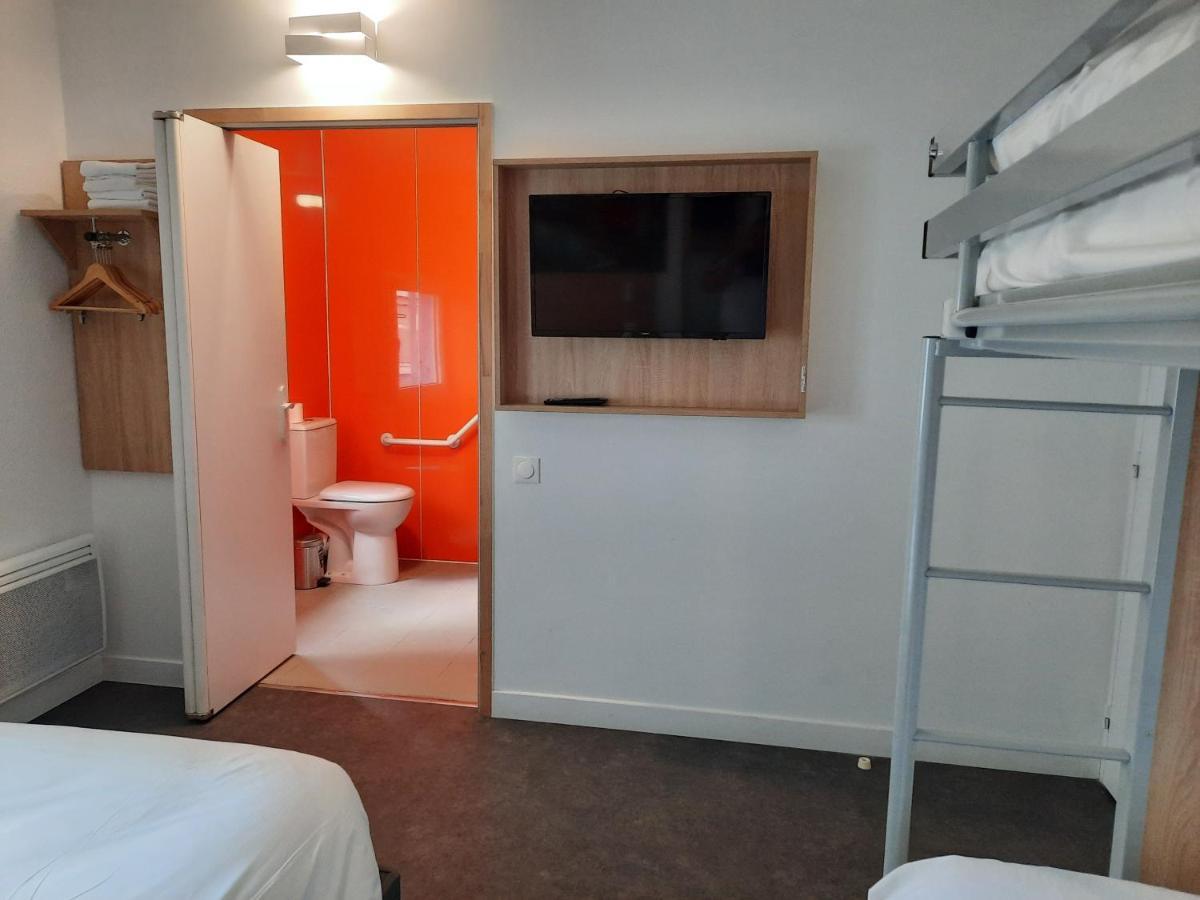 1 Double Bed 2 Single Beds