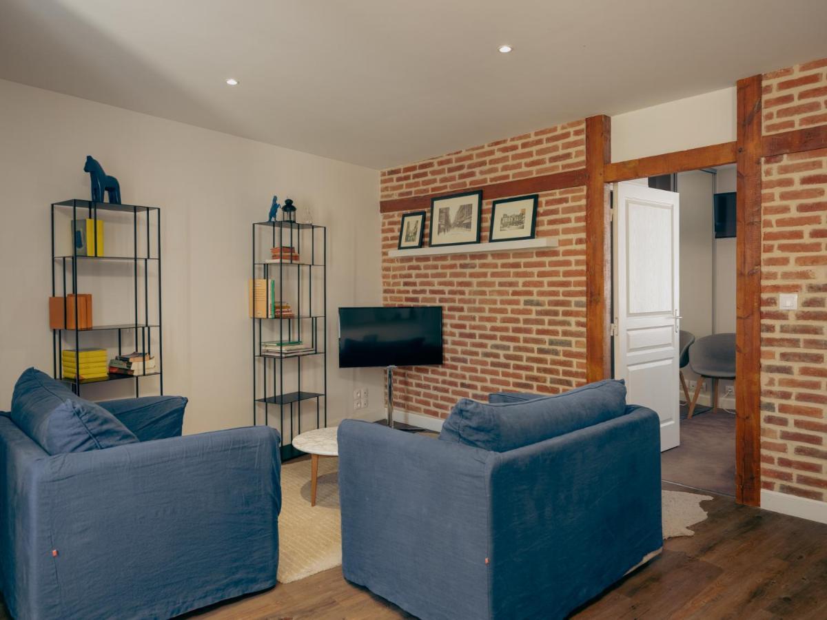 One-Bedroom Apartment - Hector,1257383005:JPEG