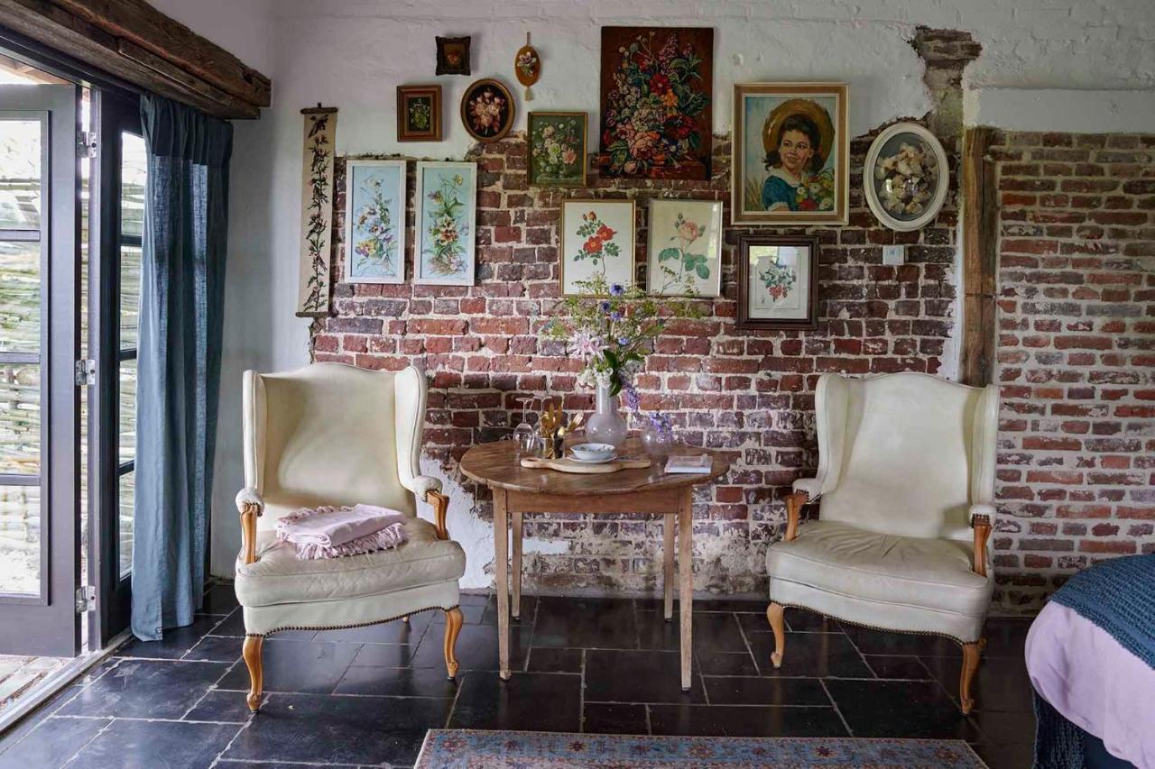 Queen Room Garden View