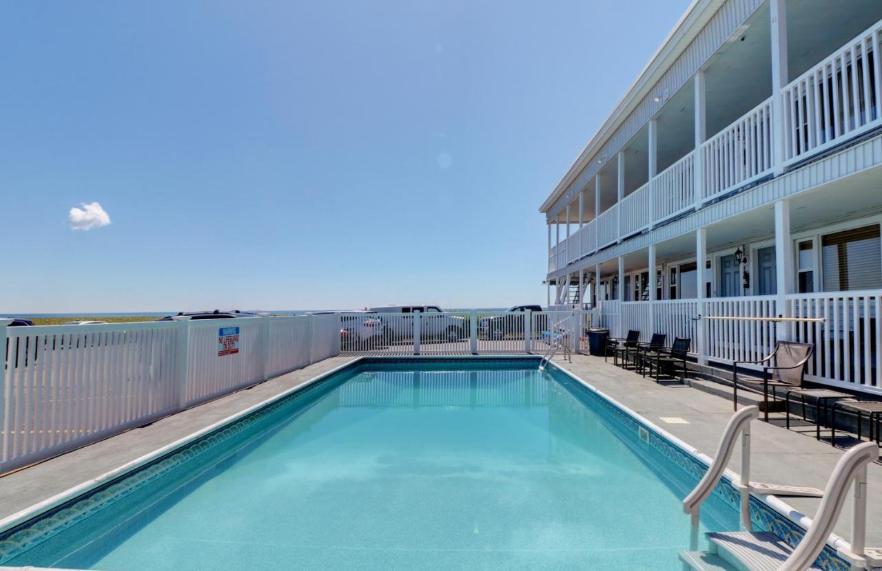Ocean View Deluxe 2 Queens 1st or 2nd floor