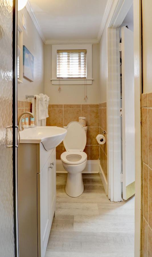 Limited View 2 Queen Beds 1st or 2nd Floor