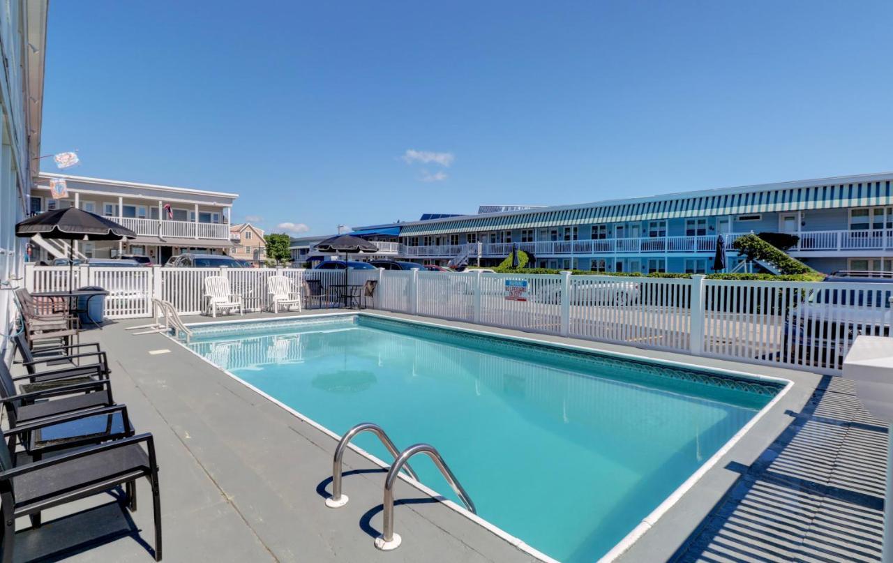 Ocean View Deluxe 2 Queens 1st or 2nd floor