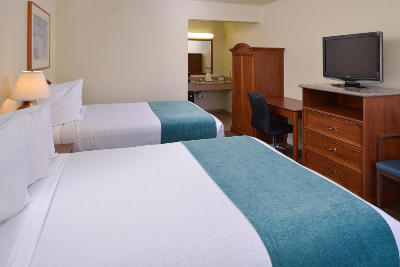 Queen Room with Two Queen Beds,1258591618:JPEG