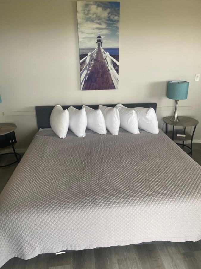 Oceanfront King Bed Private Hot Tub 1st floor
