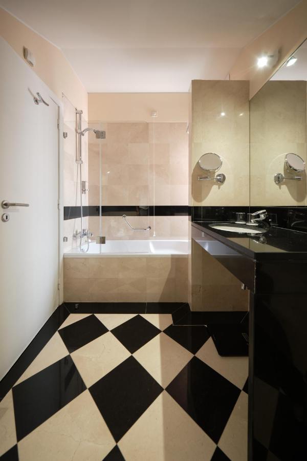 Deluxe Double Room Mountain View