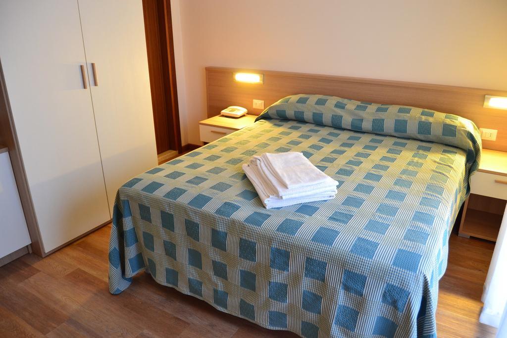 Flexible Room,154146136:JPEG