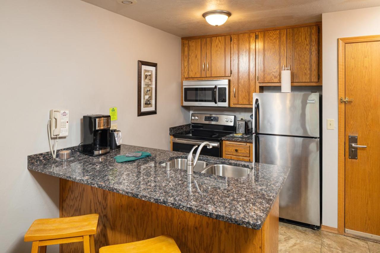 One-Bedroom Suite