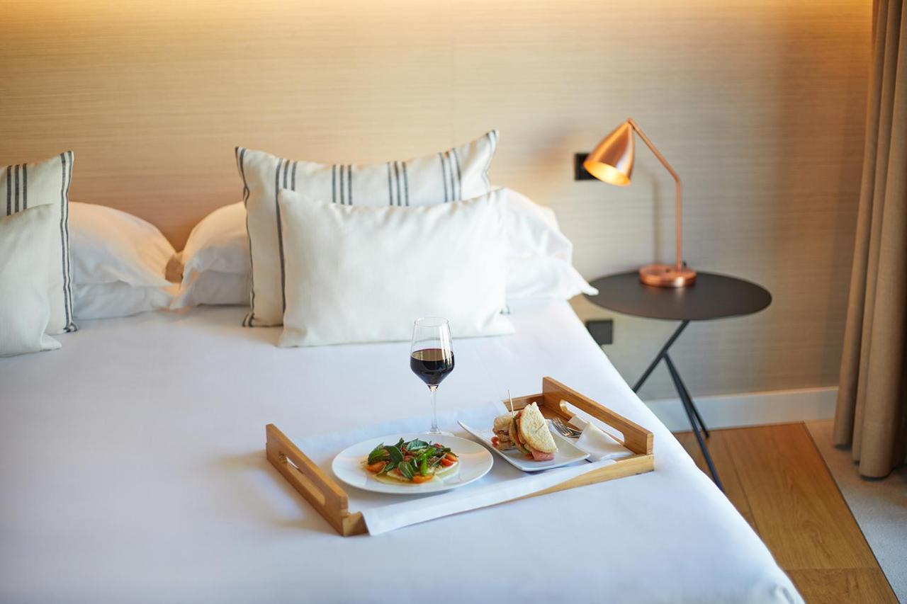 Suite with Bathtub,1259892064:JPEG
