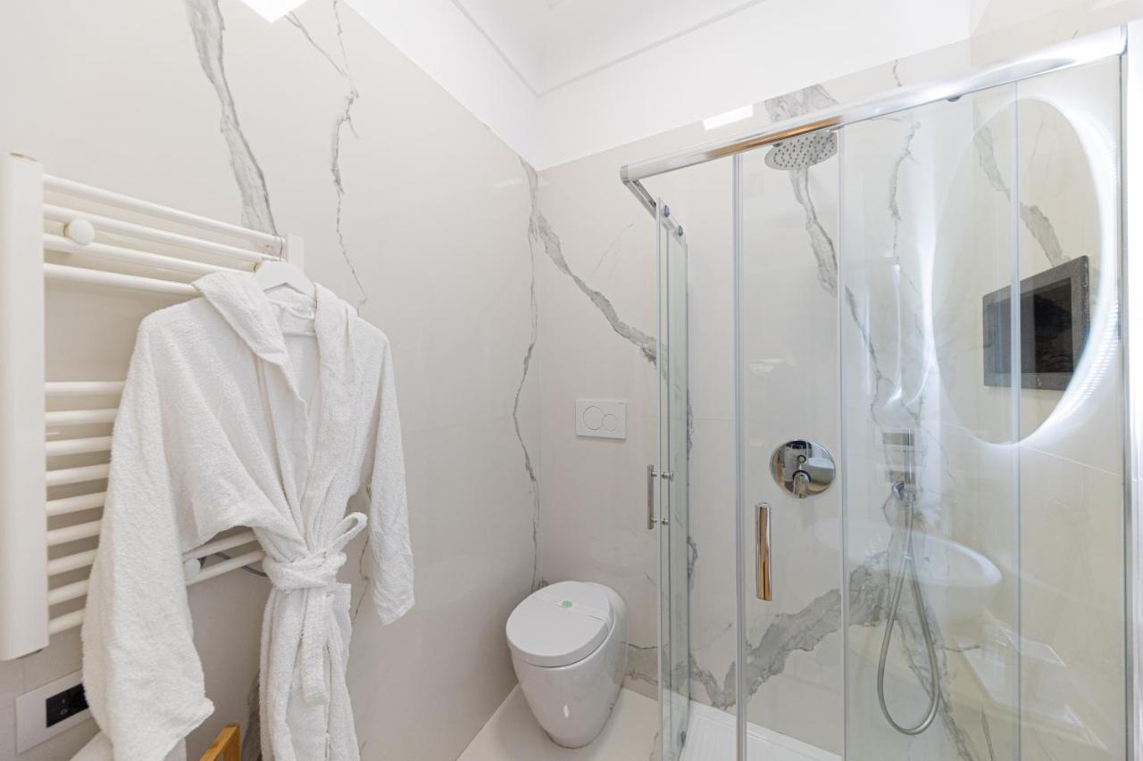 Deluxe Suite Spa Bath
