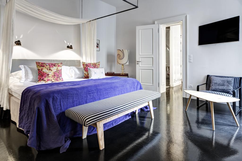 Studio Apartment 3