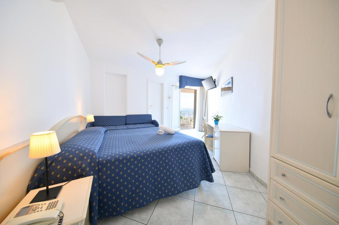 Triple Room Balcony