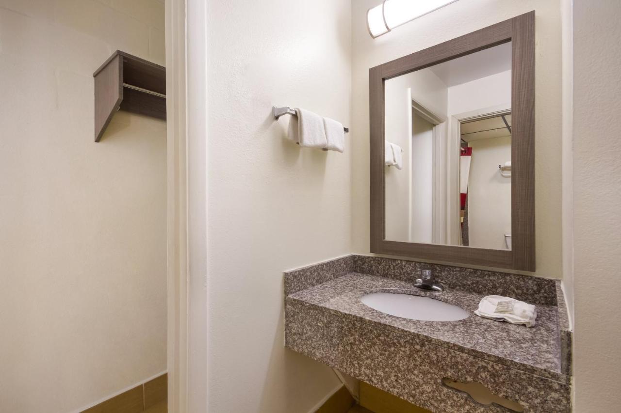 Deluxe Queen Room Two Queen Beds Disability Access or Non-Smoking