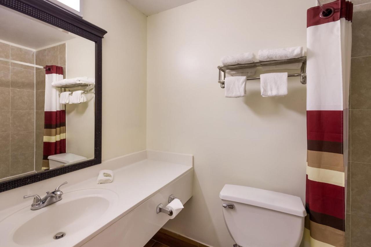 Deluxe Queen Room Two Queen Beds Non-Smoking