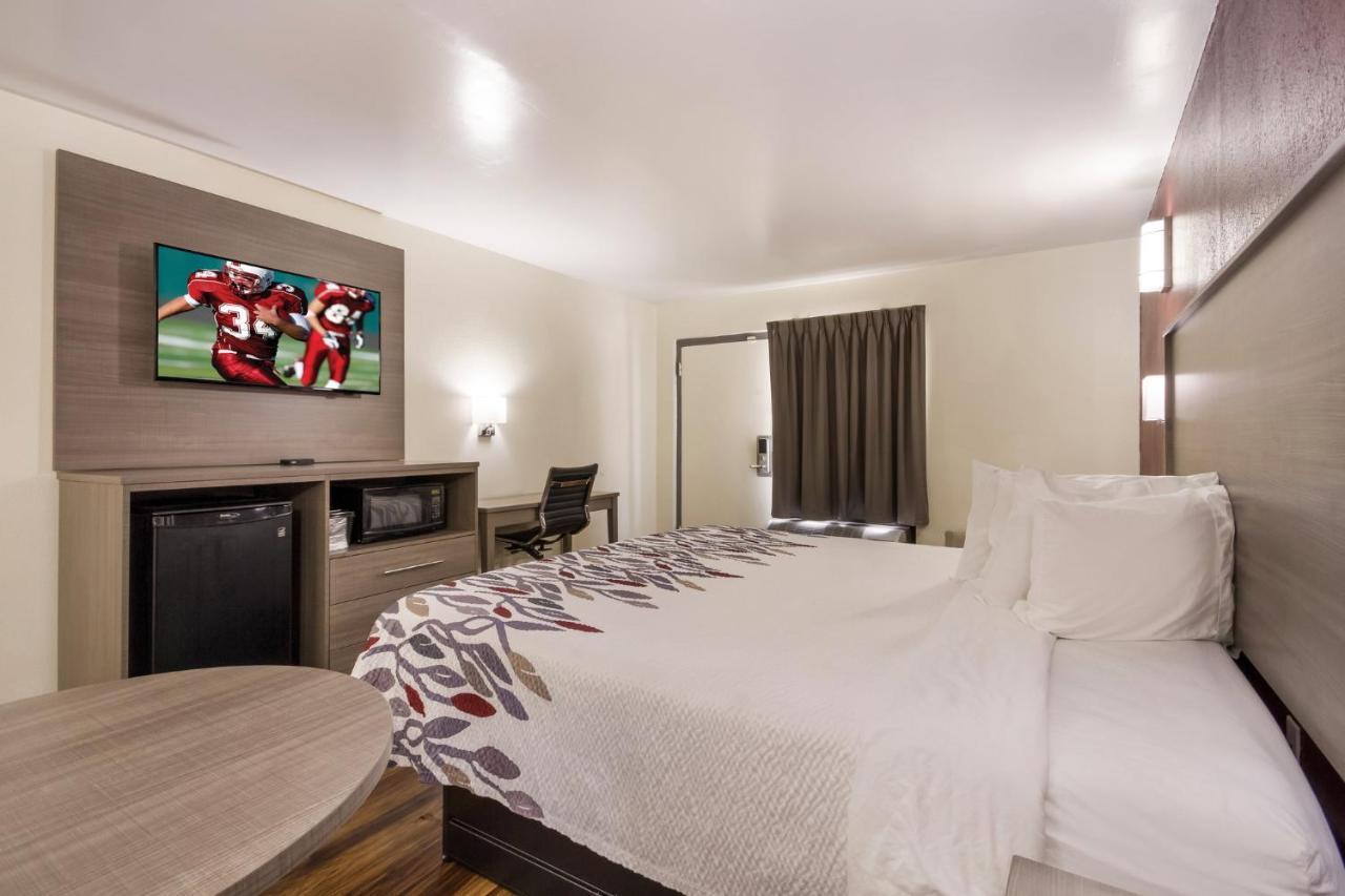 Deluxe King Room One King Bed Non-Smoking