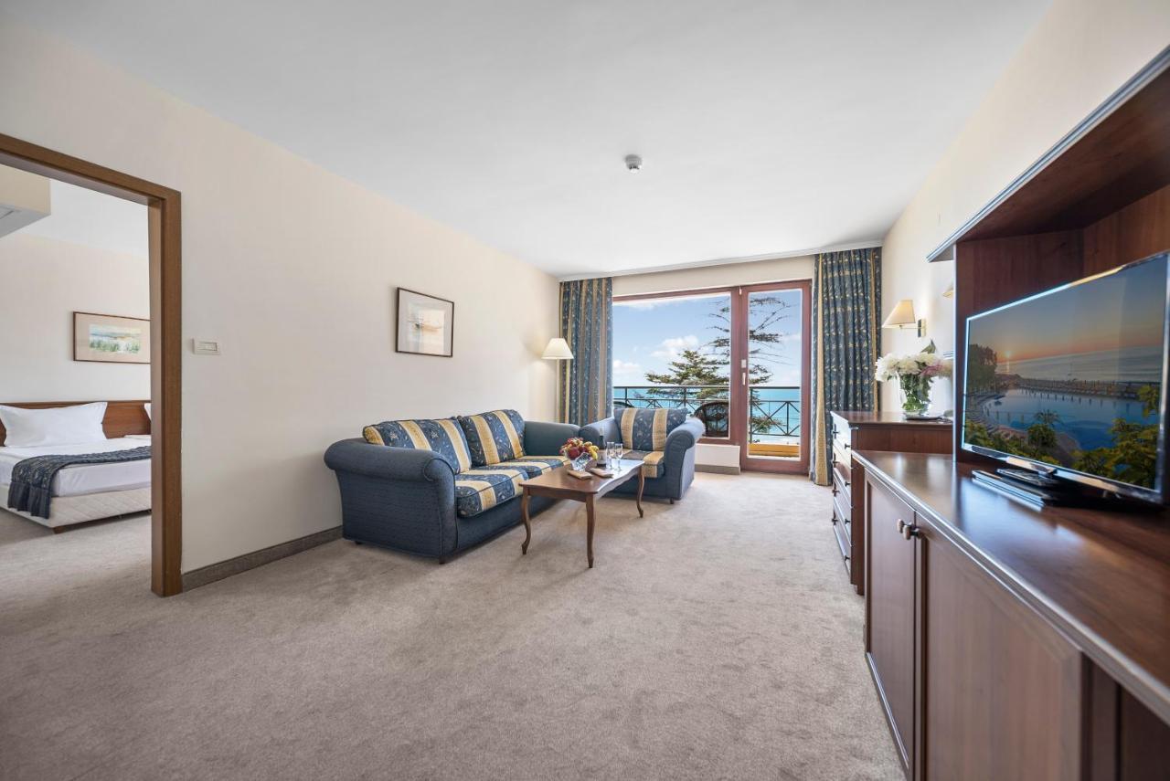 One-Bedroom Suite Balcony Sea View