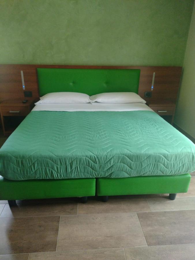 Double or Twin Room Bathroom