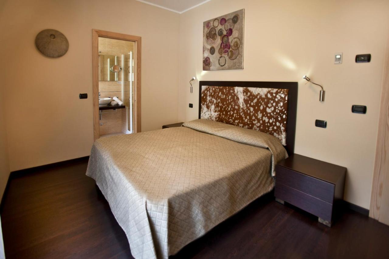 Double or Twin Room Lake View Side