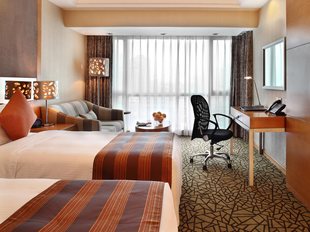 Deluxe Double or Twin Room(Only 'Four Seasons' and 'Cafe 25' offer 30% discount)
