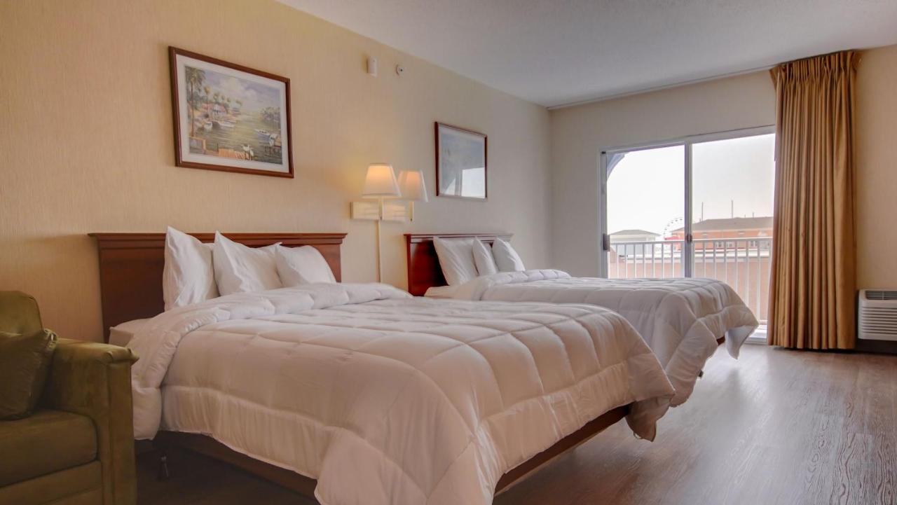Queen Room Two Queen Beds Sideview