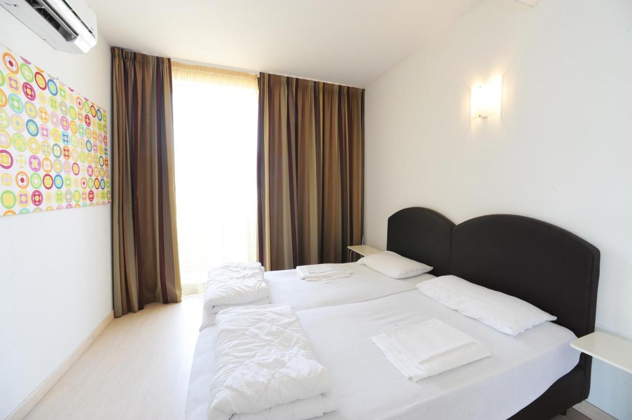 Two-Bedroom Apartment Lake View