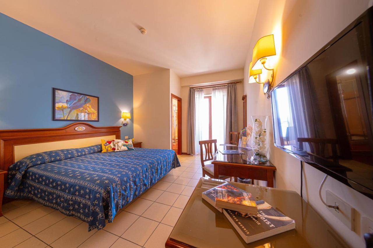 Triple Room Sea View